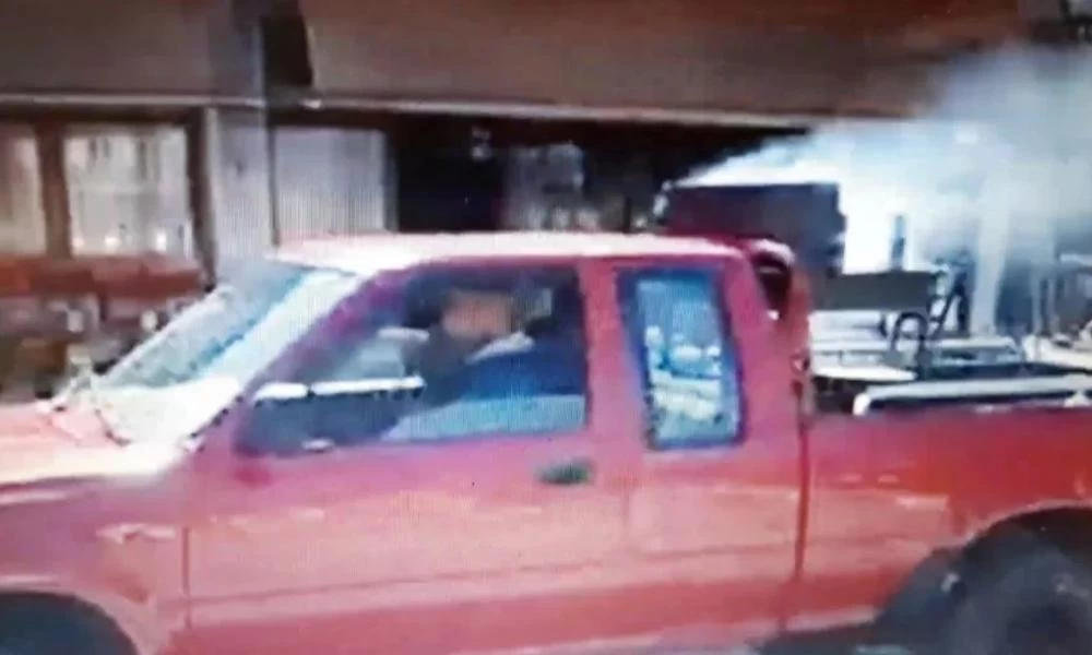 Κάτοικος σε χωριό του Αγρινίου τσίκνισε με αγροτικό (βίντεο)